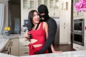 Vẻ đẹp bùng nổ của thế giới 170 người mẫu trẻ chân dài